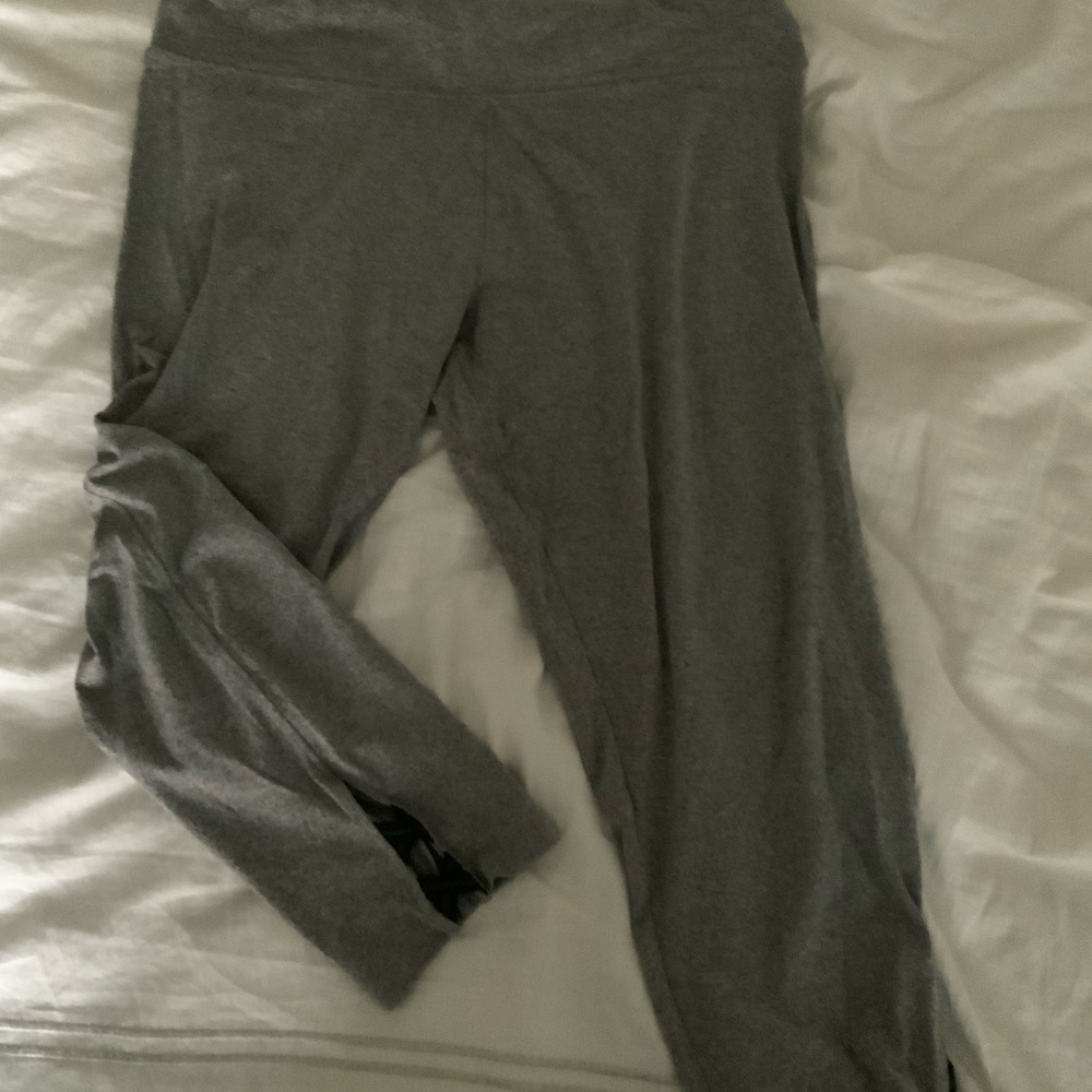 Victoria’s Secret Capri Leggings